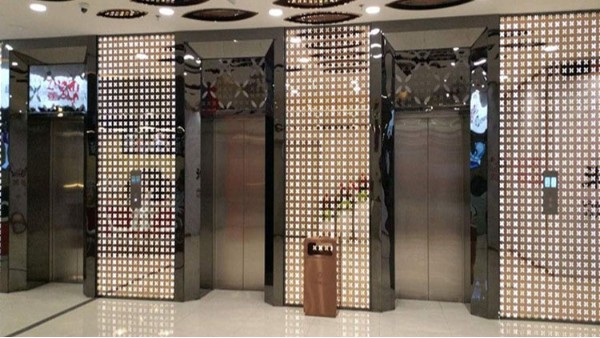 彩色不銹鋼蝕刻板在電梯里綻放！