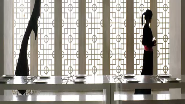 不銹鋼屏風(fēng)隔斷點綴裝飾新潮流